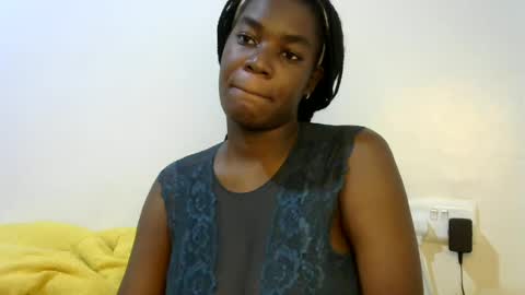 Snapshot of bayleen chatting on 06.23.26 bayleen online show from 06.23.26