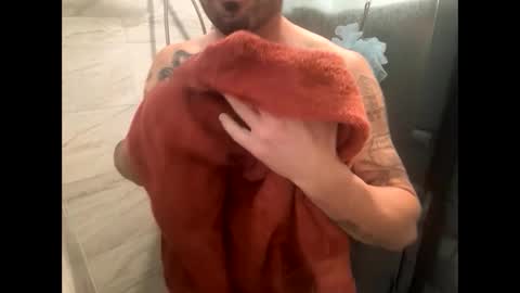 Snapshot of baysbigd chatting on 10.09.25 Bays big D online show from 10.09.25