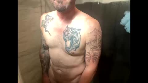 Snapshot of baysbigd chatting on 10.10.25 Bays big D online show from 10.10.25