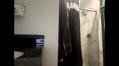 Snapshot of baysbigd chatting on 10.20.25 Bays big D online show from 10.20.25