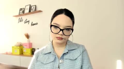 Snapshot of bb_nextdoor chatting on 10.01.25 cyber princess online show from 10.01.25