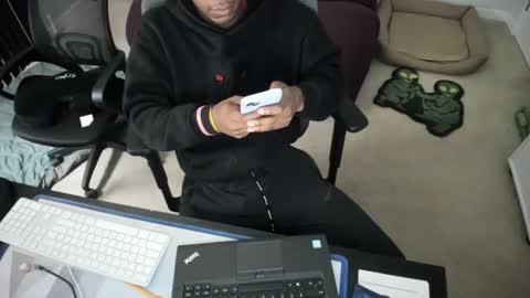 Snapshot of bbc_elrey chatting on 02.21.25 Racks online show from 02.21.25