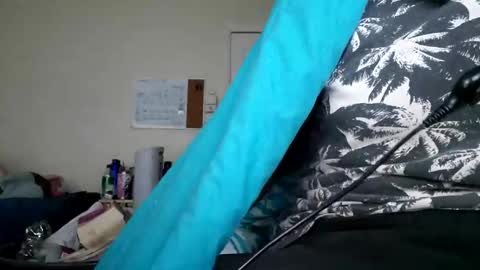 rocker n queen online show from 02.23.25