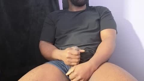 Snapshot of bbcthomas123112 chatting on 02.14.25 bbcthomas123112 online show from 02.14.25