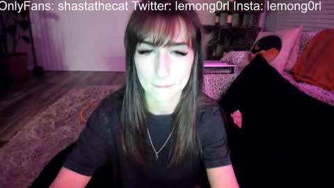 Snapshot of bbshasta chatting on 10.11.25 Shasta online show from 10.11.25