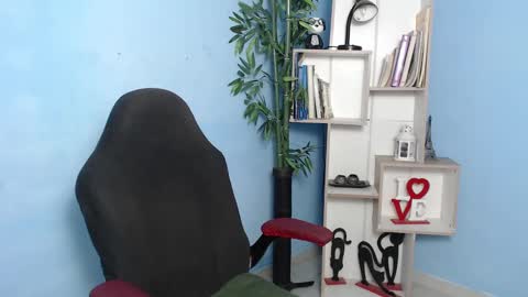 Charlote online show from 01.16.25