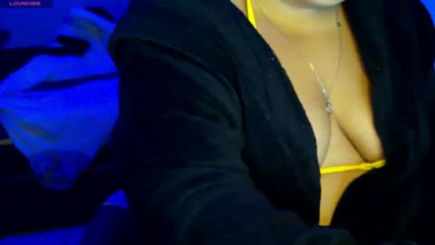 Snapshot of bbwroyalttty chatting on 06.28.26 The girl next door online show from 06.28.26