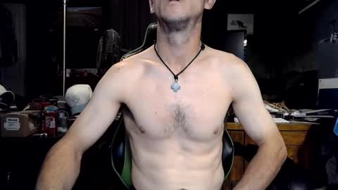 bchillin28 online show from 10.19.25