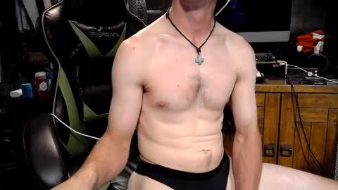 bchillin28 online show from 04.24.26