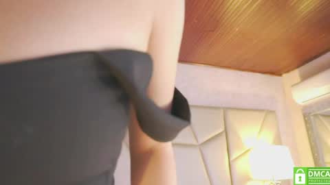 Snapshot of be_curiouss_ chatting on 05.30.26 Helena Evan online show from 05.30.26