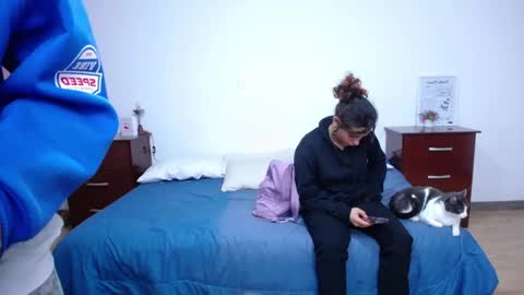 Snapshot of be_sinners chatting on 10.30.25 Sara Juan online show from 10.30.25