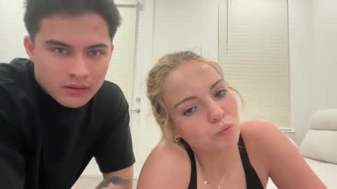 Snapshot of beachbabes999 chatting on 02.19.26 beachbabes999 online show from 02.19.26