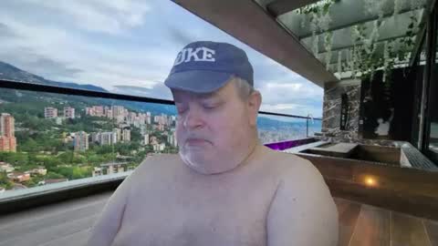 Snapshot of bear4muscle chatting on 03.24.26 Dookie online show from 03.24.26