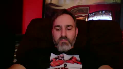 Snapshot of beardedambition chatting on 11.14.25 beardedambition online show from 11.14.25