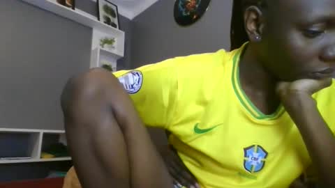 Snapshot of beautie699392 chatting on 11.09.25 Lil stunner online show from 11.09.25