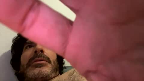 Snapshot of beautifukk chatting on 10.26.25 beautifukk online show from 10.26.25