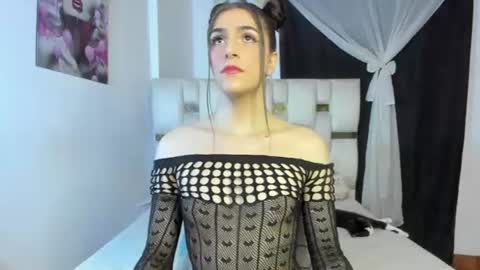 Snapshot of beautiful_doll888 chatting on 07.19.26 Valeria online show from 07.19.26