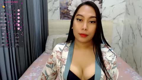 Snapshot of beautiful_woman_in_asia chatting on 02.24.26 Im Kim and Im Single in real life online show from 02.24.26