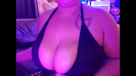 Snapshot of beautifull_sin69 chatting on 10.19.25 MONSTAHEAD69 online show from 10.19.25