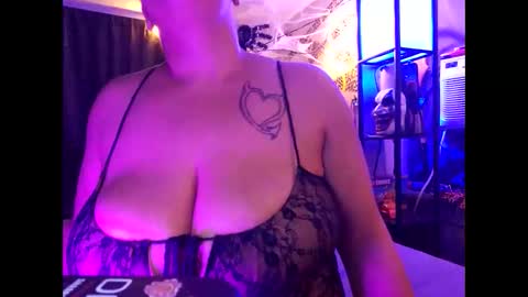 Snapshot of beautifull_sin69 chatting on 10.28.25 MONSTAHEAD69 online show from 10.28.25