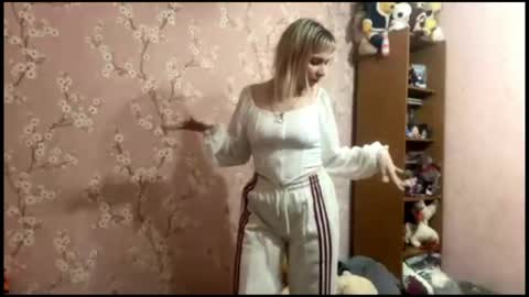 Mia online show from 04.04.26