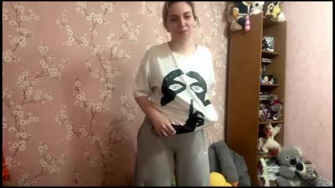 Mia online show from 04.19.26