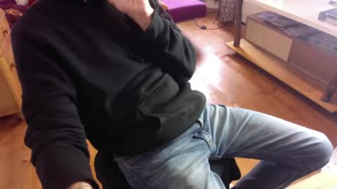 Snapshot of beautifulworld33 chatting on 10.16.25 beautifulworld33 online show from 10.16.25