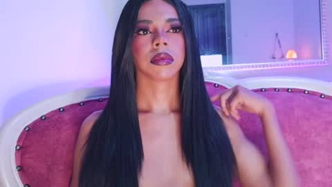 Snapshot of beauty_doll01 chatting on 07.16.26 Leydi online show from 07.16.26