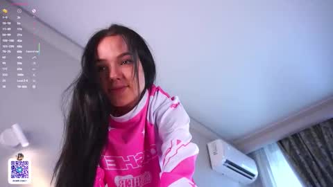 Snapshot of beauty_fuel chatting on 09.20.25 Polly online show from 09.20.25