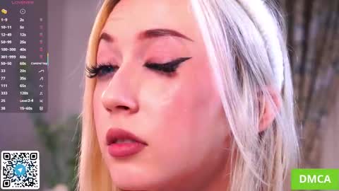 Snapshot of beauty_fuel chatting on 10.23.25 Polly online show from 10.23.25