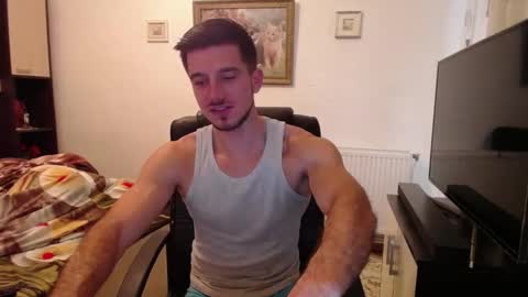 Mia and Jake online show from 10.05.25