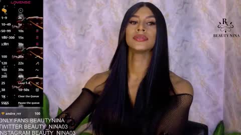 Snapshot of beauty_nina chatting on 10.18.25 beauty_nina online show from 10.18.25