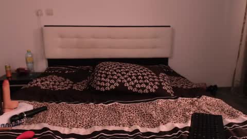 Snapshot of beautydaryanna chatting on 02.08.25 beautydaryanna online show from 02.08.25