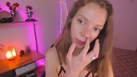 Eliise online show from 03.08.25
