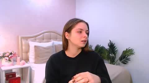 Gloria online show from 11.24.25