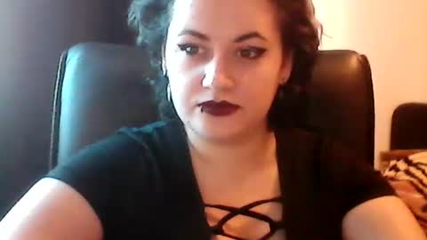 Becca-Van-Boa online show from 02.04.25