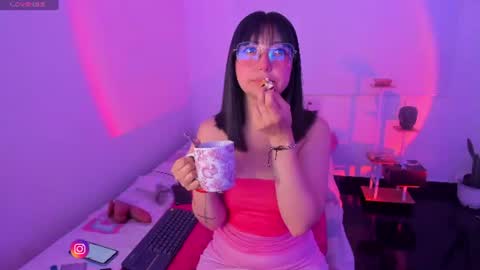 Snapshot of becca_be_ chatting on 06.11.26 Becca is here online show from 06.11.26