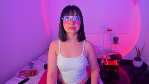 Snapshot of becca_be_ chatting on 07.21.26 Becca is here online show from 07.21.26