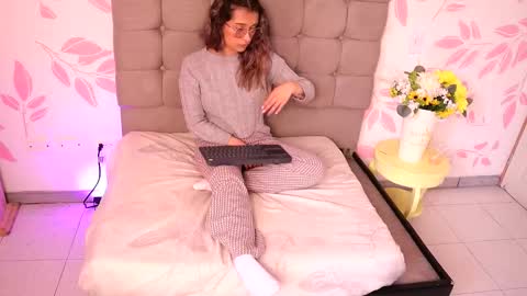 Snapshot of beccamilanni chatting on 11.07.25 beccamilanni online show from 11.07.25