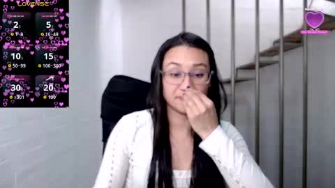 Snapshot of beckdymon chatting on 10.08.25 Daniela online show from 10.08.25