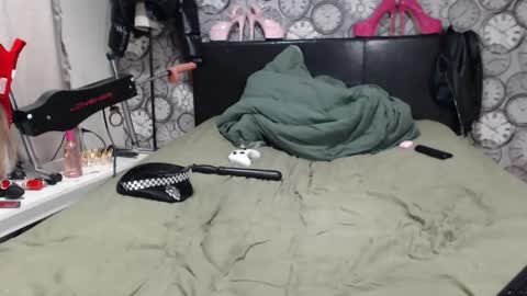 Becky online show from 10.31.25