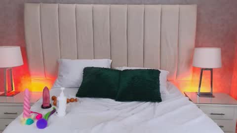 Snapshot of becky_gb chatting on 10.25.25 Laura Tobon online show from 10.25.25