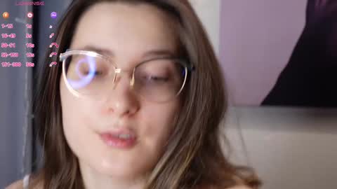 BeckyMartens come join me on    while im offline here  online show from 09.16.25
