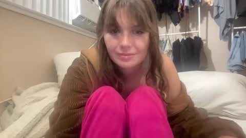 Snapshot of beebeebuzzzzzz chatting on 02.16.26 beebeebuzzzzzz online show from 02.16.26