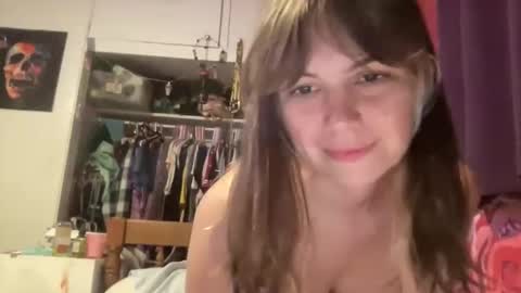 Snapshot of beebeebuzzzzzz chatting on 03.04.26 beebeebuzzzzzz online show from 03.04.26