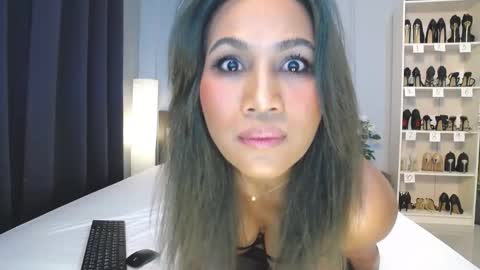 Snapshot of beebeethai chatting on 10.22.25 Bee if you ever see the girl who can take 12 inch all the way inside the ass try me online show from 10.22.25