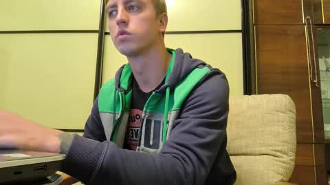 Snapshot of behindclosedeyes chatting on 10.27.25 Igor online show from 10.27.25