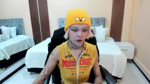 Snapshot of bela_craxkerr chatting on 05.18.26 Bela online show from 05.18.26