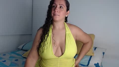 hadid online show from 10.14.25