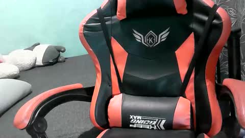 Snapshot of belalicious chatting on 10.22.25 Tezza online show from 10.22.25